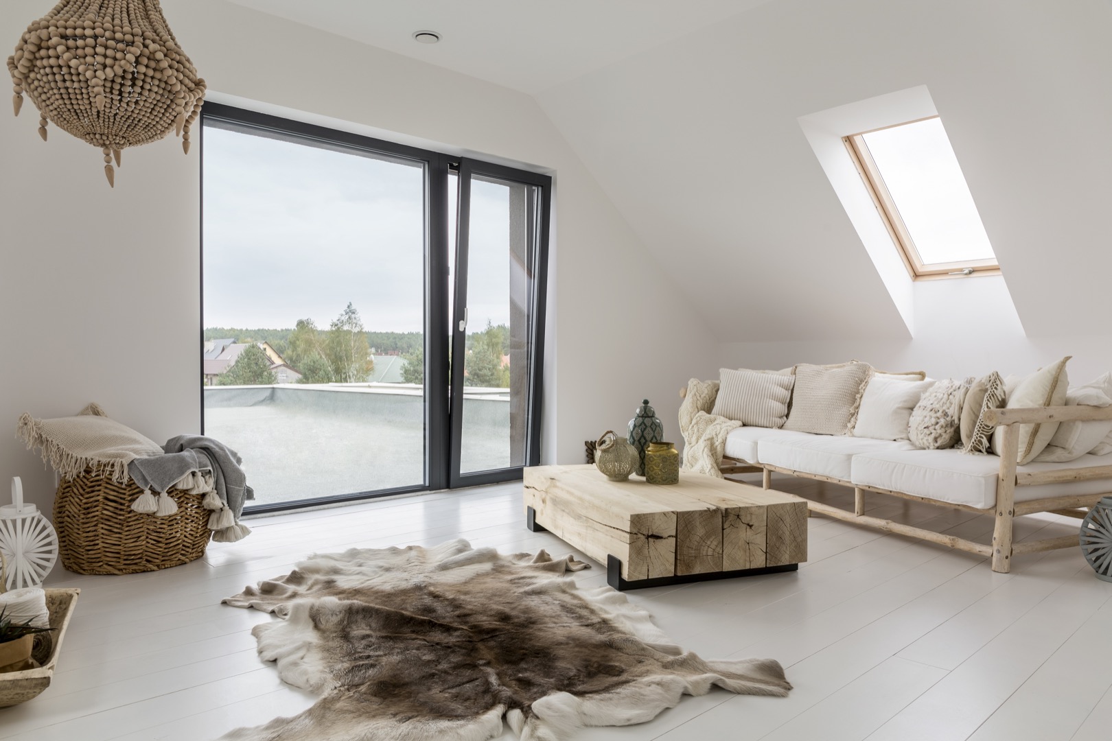 Attic room with balcony Villa for sale